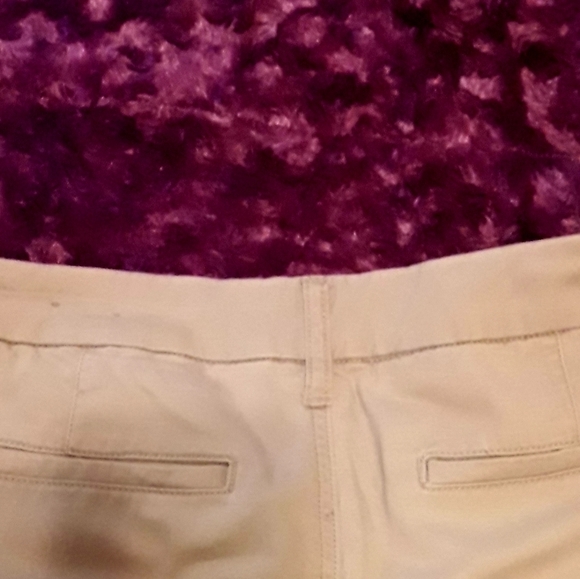 American Eagle Outfitters khaki shorts sz. 2 - Picture 6 of 7